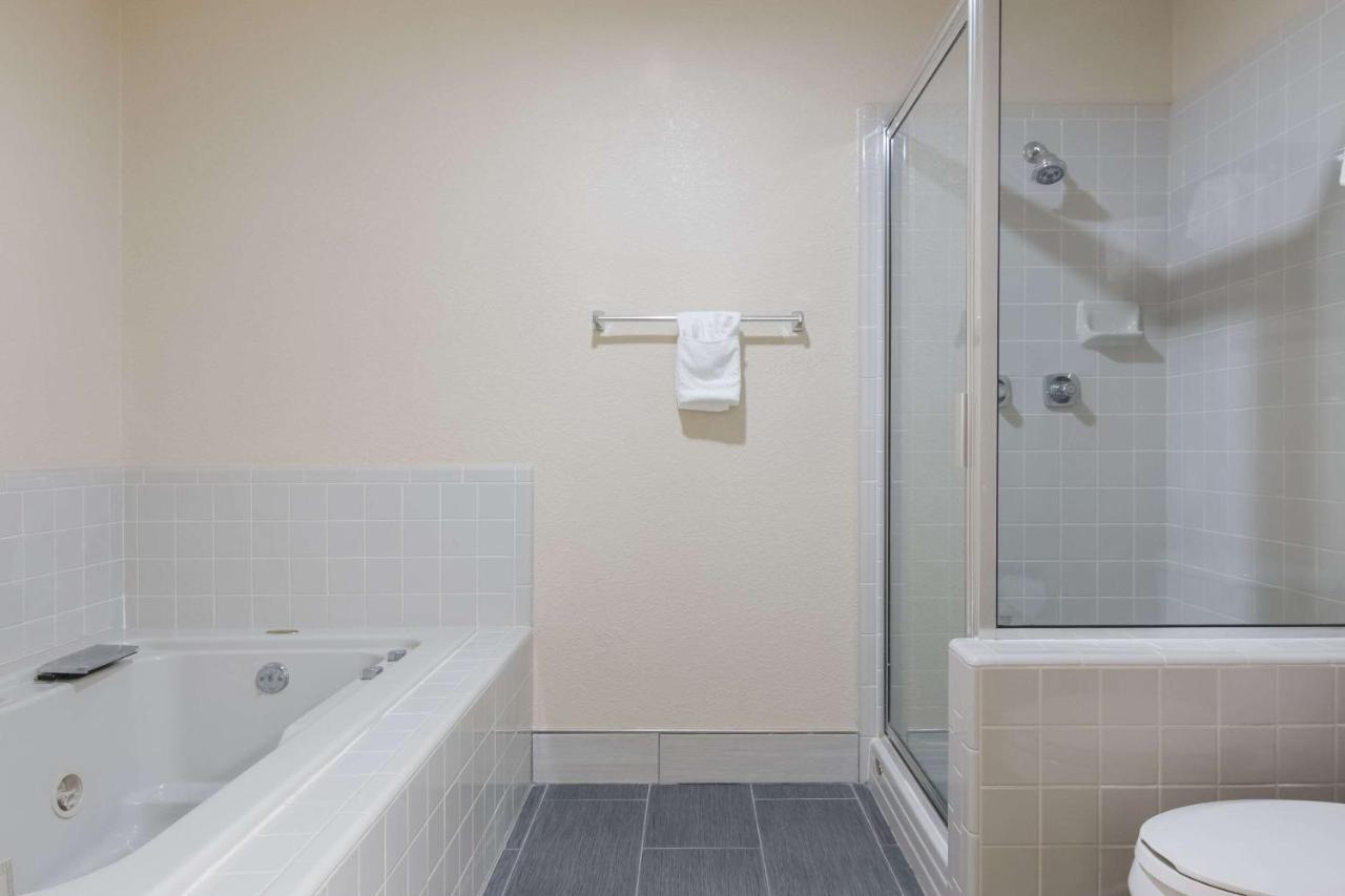 Quality Inn Magnolia Exterior photo